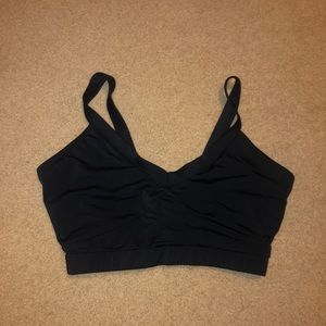 Women’s black sports bra